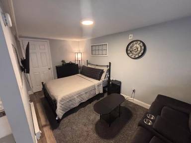 Main picture of 756 Middle St