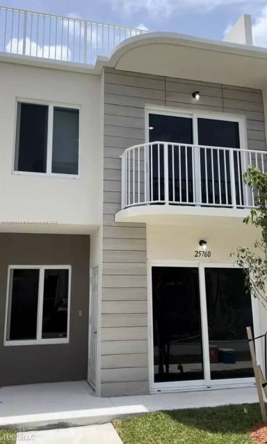 Main picture of 25760 SW 143rd Path