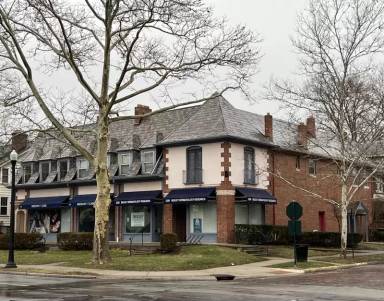 Main picture of 2352 1/2 E Main St