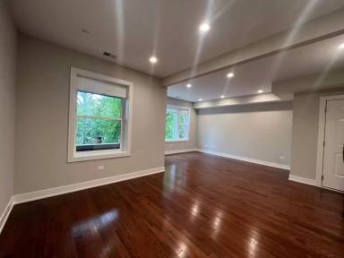 Main picture of 4641 N Malden St