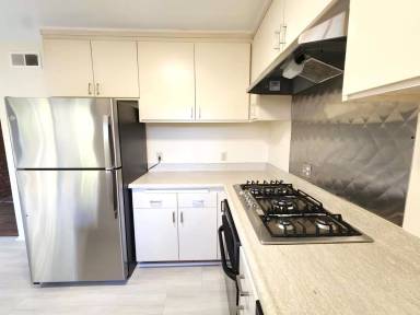 Main picture of 3945 Alma St