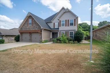 Main picture of 2903 Magnolia Park Dr SE