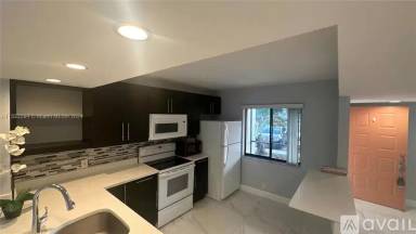 Main picture of 415 Lakeview Dr