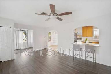 Main picture of 725 35th St N