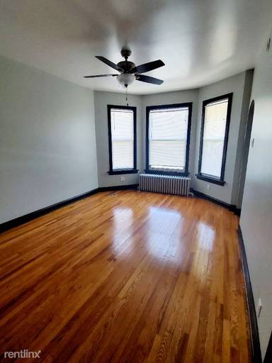 Main picture of 3036 N Kedzie Ave