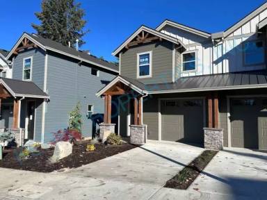 Main picture of 39765 Pleasant St