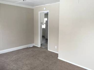 Main picture of 233 8th Ave NE