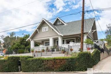 Main picture of 4935 College View Ave