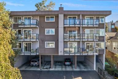 Main picture of 2034 14th Ave W