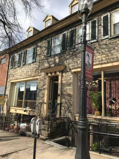 Main picture of 141 W High St