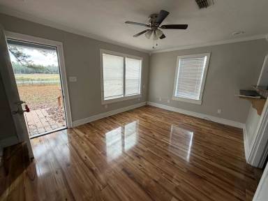 Main picture of 2240 Pin Oak Cir