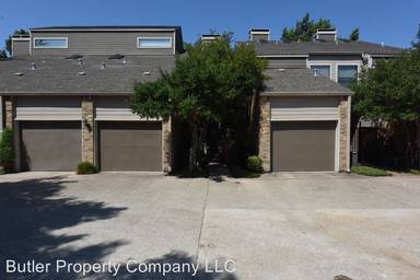 Main picture of Oaks on Montfort Condo
