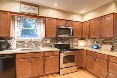 Main picture of 7967 Manor Dr