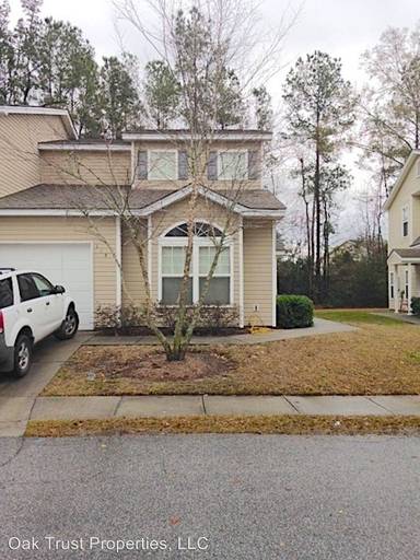 Main picture of 121 Grand Oaks Dr