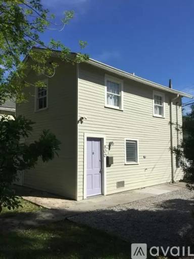 Main picture of 800 Roosevelt Pl