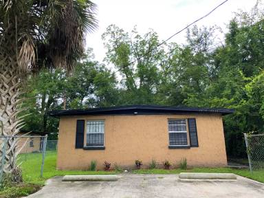Main picture of 3242 Phyllis St