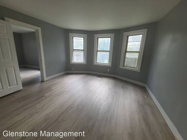 Main picture of 297 Summer St