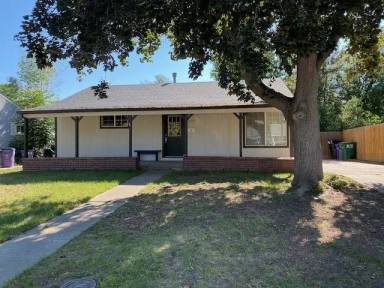 Main picture of 3248 S Grape St