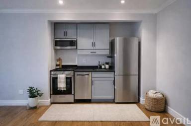 Main picture of 24 Prince St New York, NY 10012