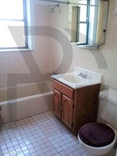 Main picture of 4951 N Oakley Ave