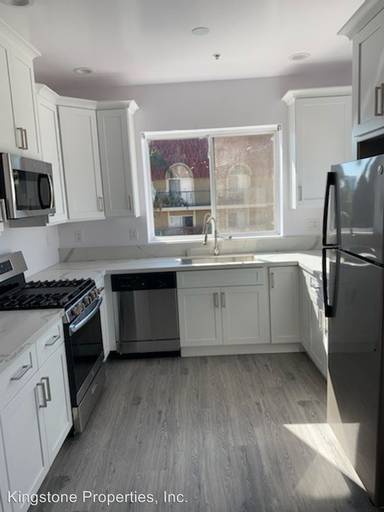 Main picture of 4655 Maplewood Ave