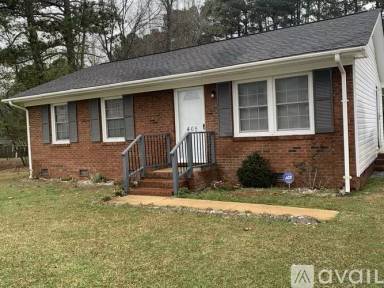 Main picture of 405 N Moon Cir