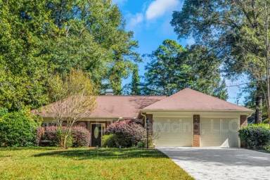 Main picture of 213 Robin Ln