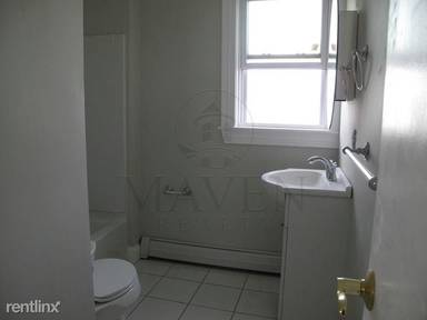 Main picture of 211 Elm St