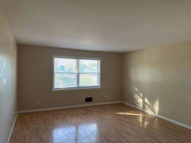 Main picture of 2317 W Lawrence Ave