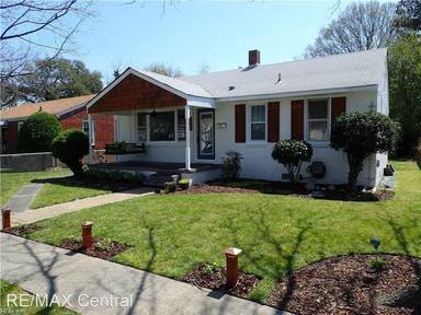 Main picture of 9416 Phillip Ave