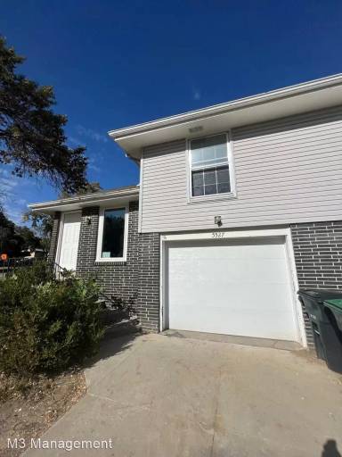 Main picture of 5527 S 114th St