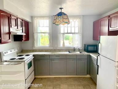 Main picture of 1454 N Williams St