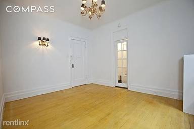 Main picture of 105 E 15th St