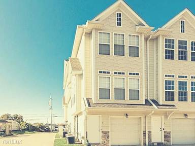 Main picture of 30056 Euclid Ave