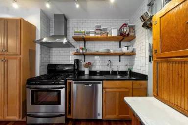 Main picture of 77 Columbus Ave