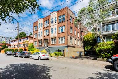 Main picture of Carlyle Apartments