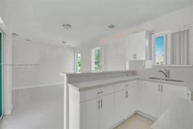 Main picture of 1600 NW 152nd Ter