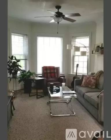 Main picture of 3644 N Hermitage Ave