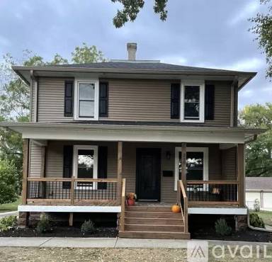 Main picture of 215 Forest Park Blvd