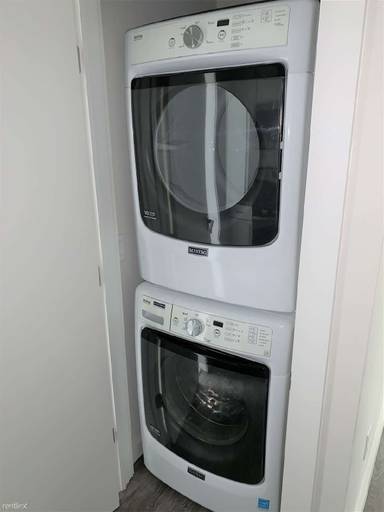 Main picture of 1435 State St