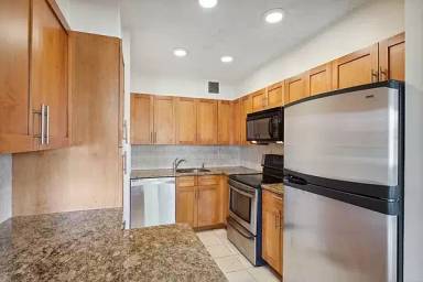 Main picture of 715 162nd St