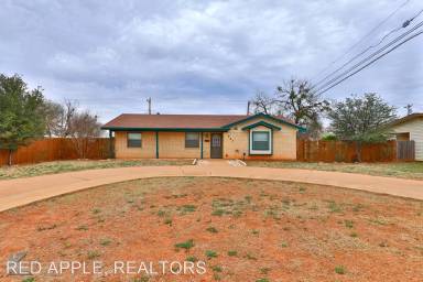 Main picture of 721 S Bowie Dr