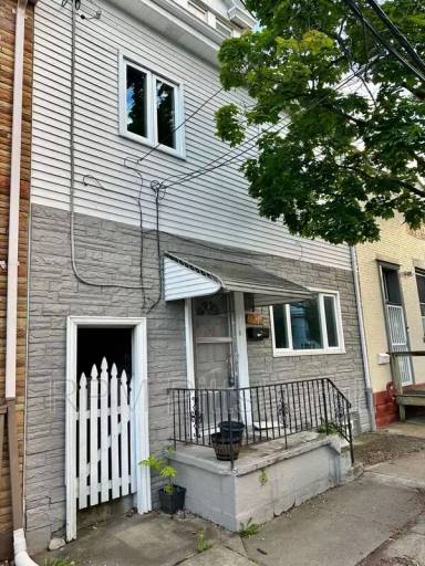 Main picture of 1706 Mary St
