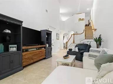 Main picture of 1945 Bridgepointe Cir