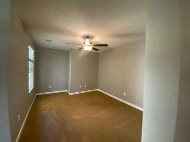 Main picture of 1849 W Berkshire Ln