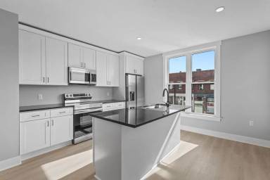 Main picture of 111 S Main St