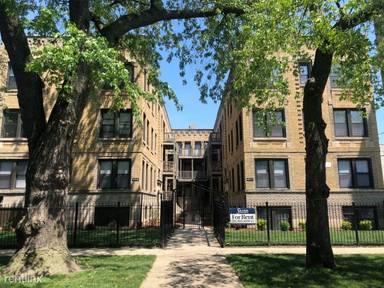 Main picture of 4815 N Christiana Ave