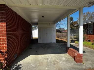Main picture of 1305 E 13th St