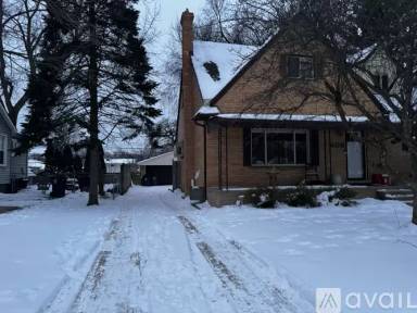 Main picture of 608 Montrose Ave