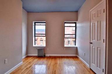 Main picture of 524 E 6th St